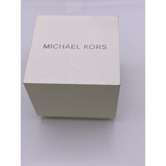 Michael Kors Silm Runway MK2392 Wrist Watch for Women - Picture 2 of 14